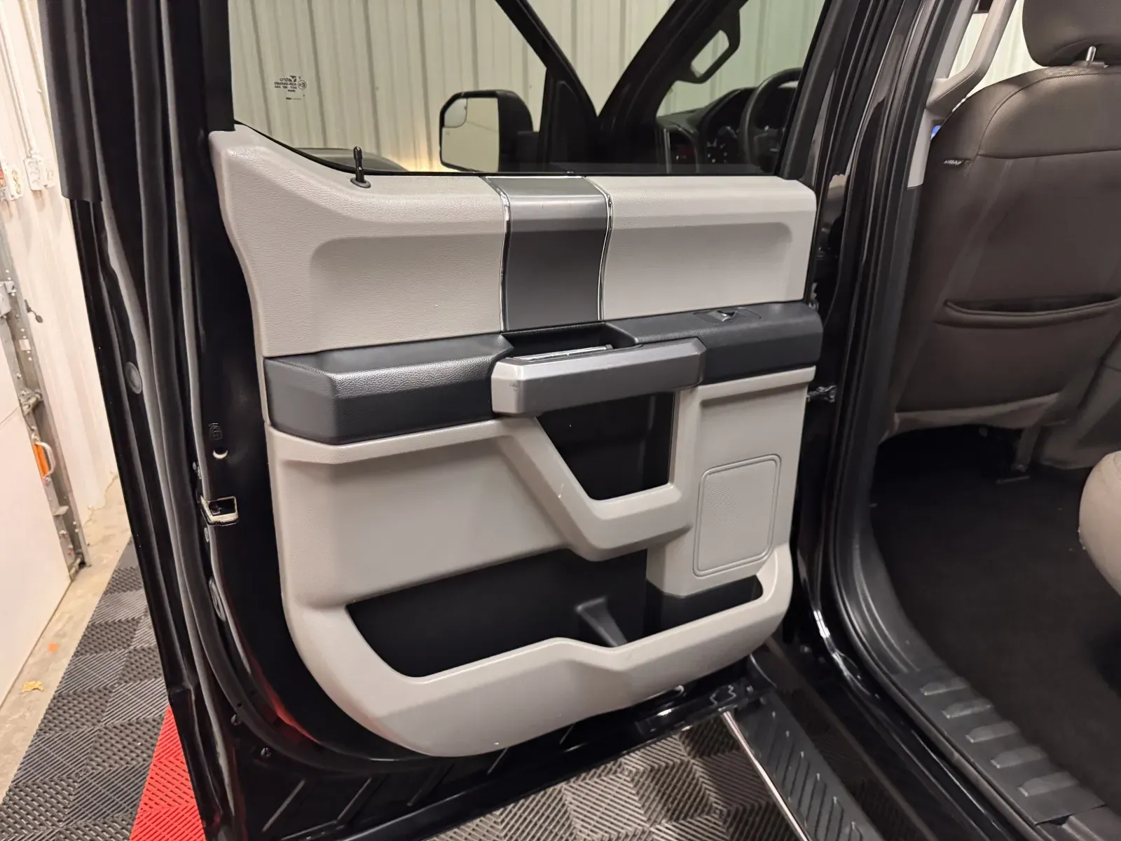 Ford F-150 photo 37