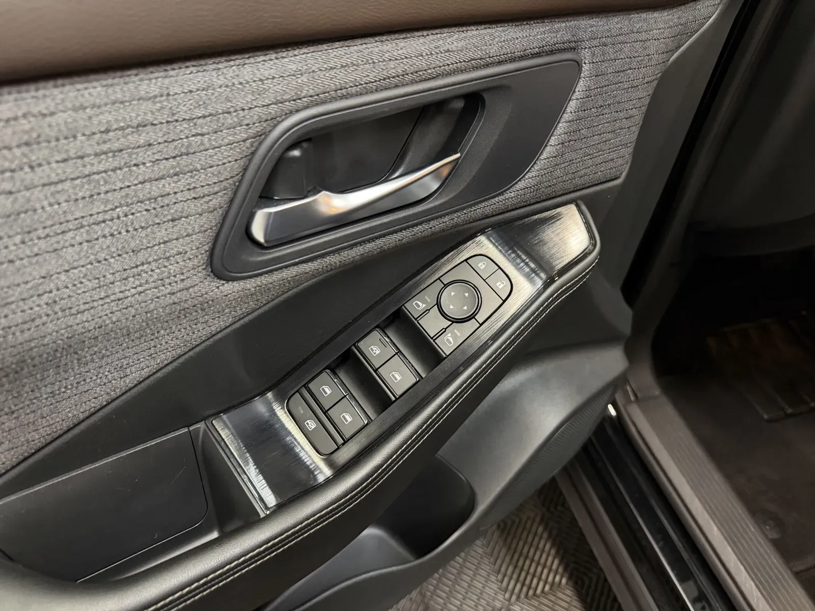 Nissan Rogue photo 27