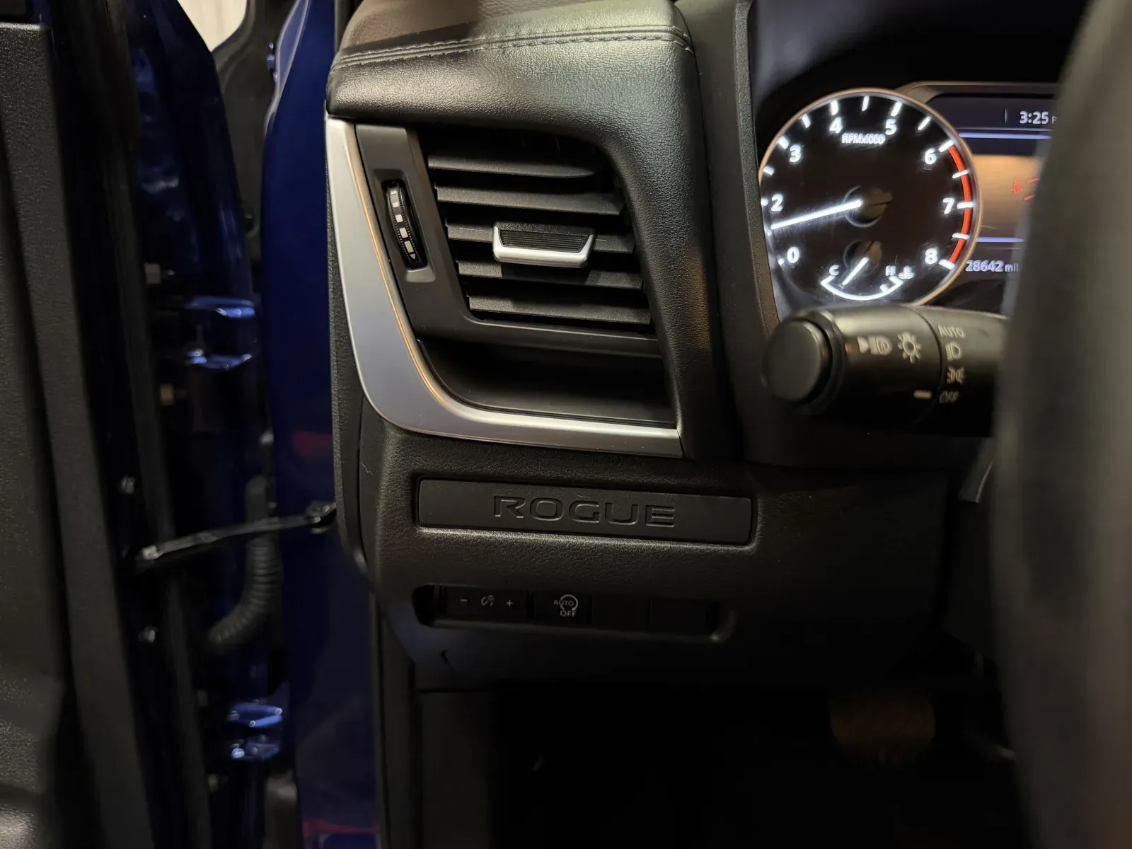 Nissan Rogue photo 25