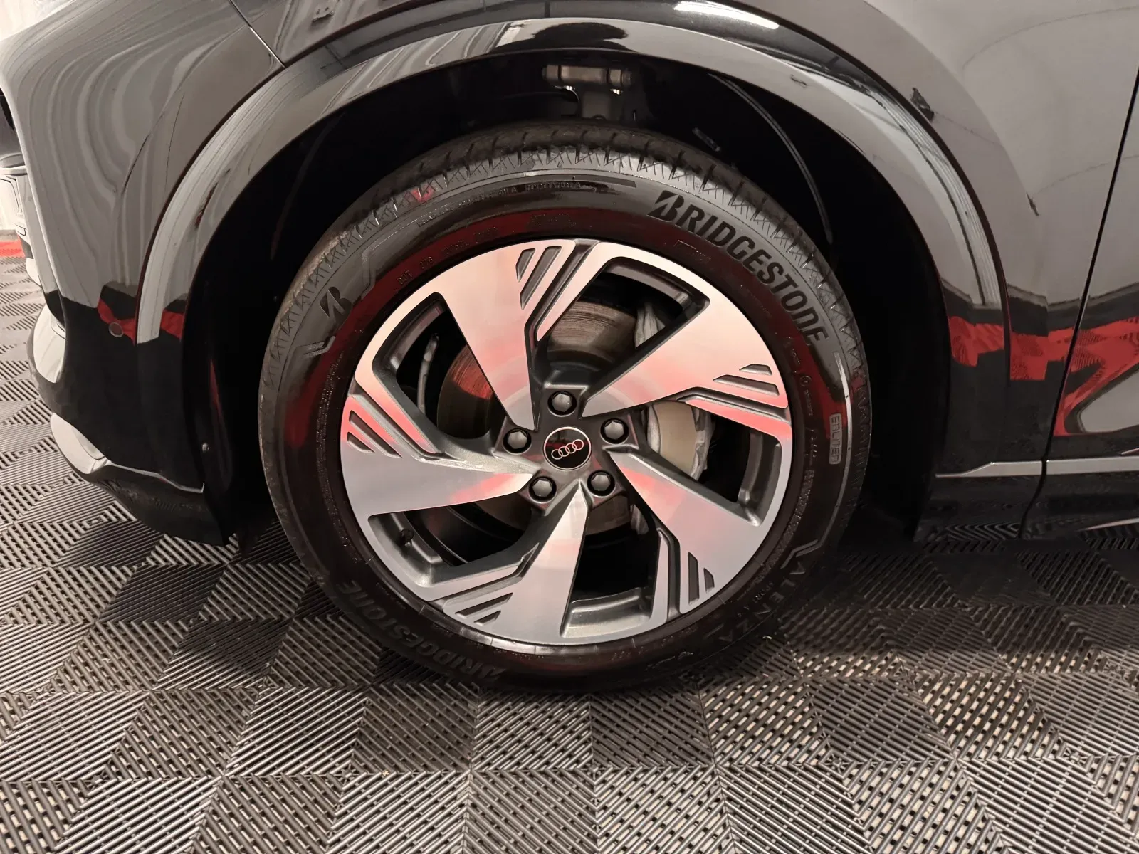 Audi Q6 photo 10
