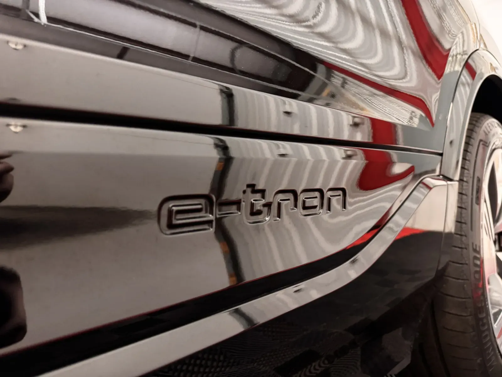Audi Q6 photo 11