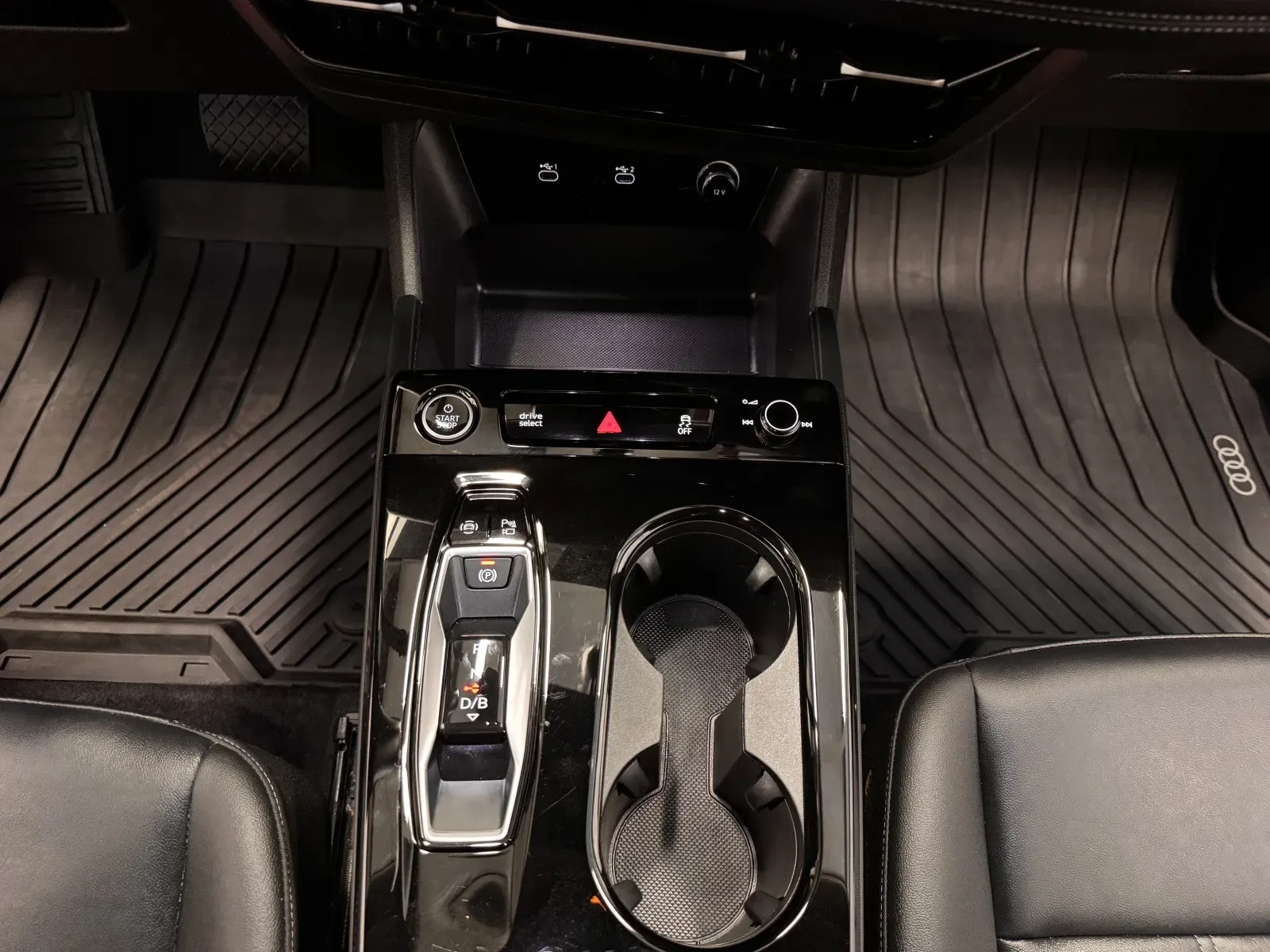 Audi Q6 photo 29