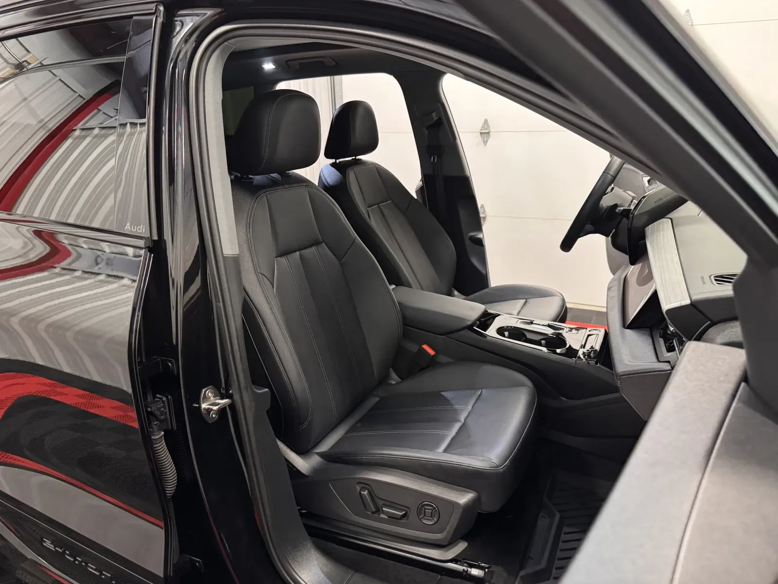 Audi Q6 photo 41