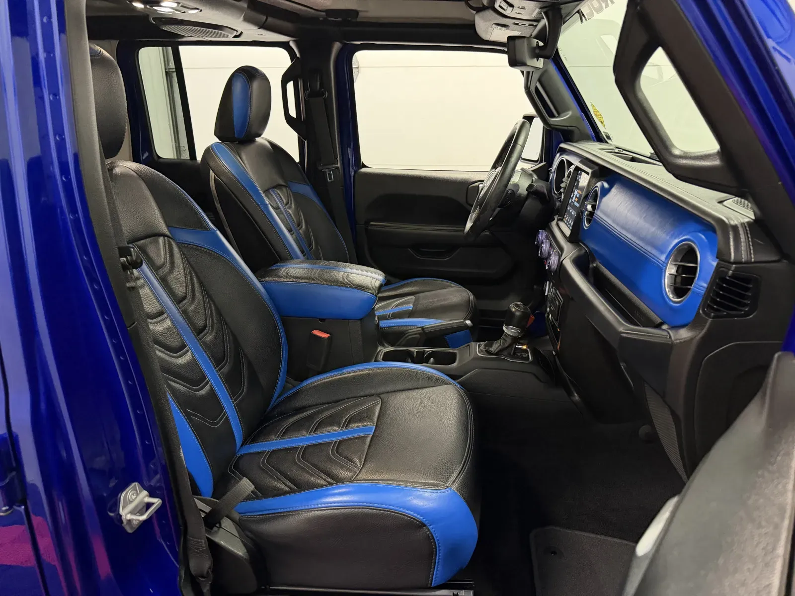 Jeep Wrangler photo 47