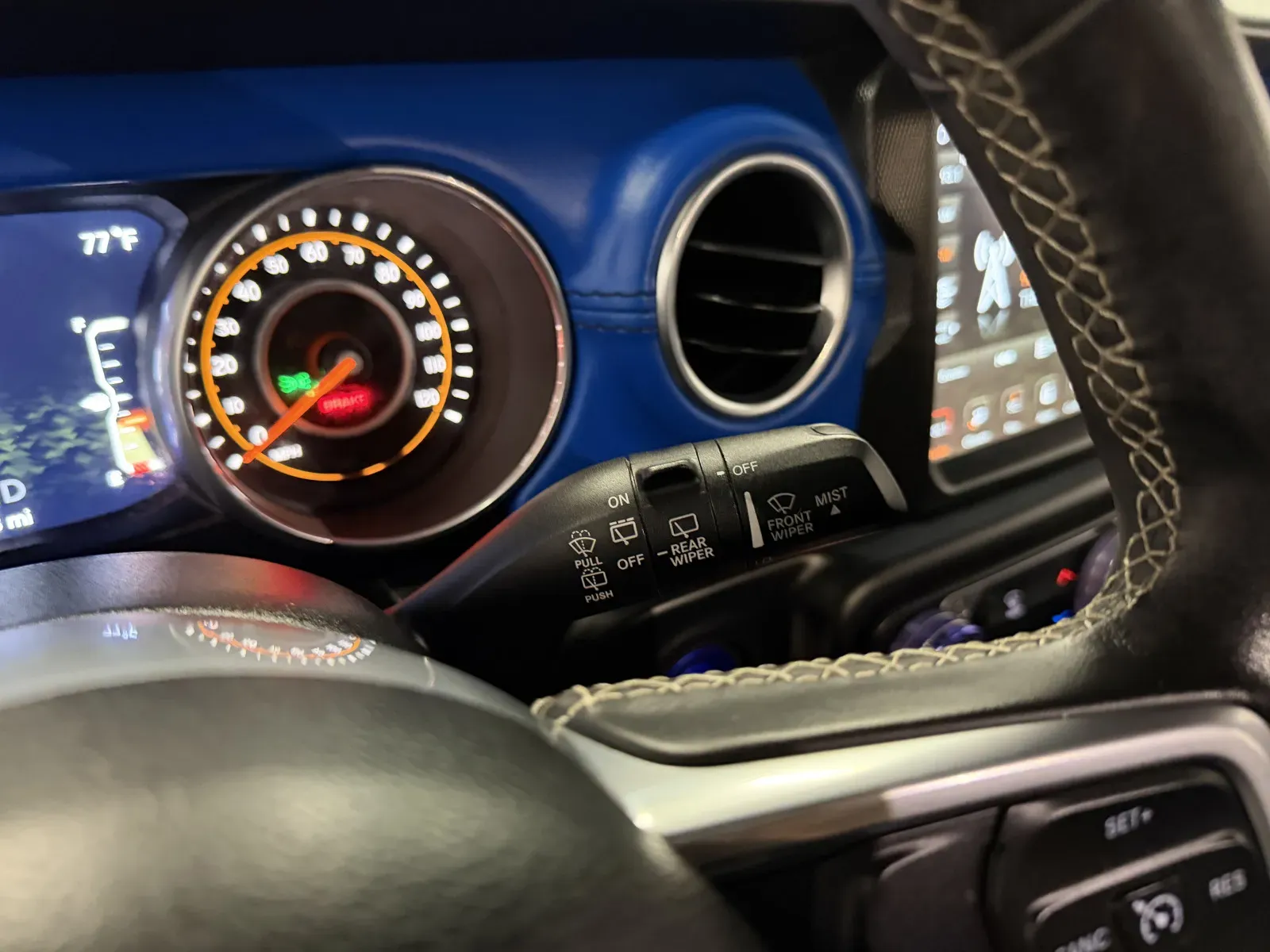 Jeep Wrangler photo 28
