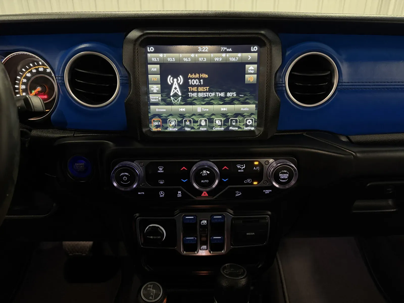 Jeep Wrangler photo 35