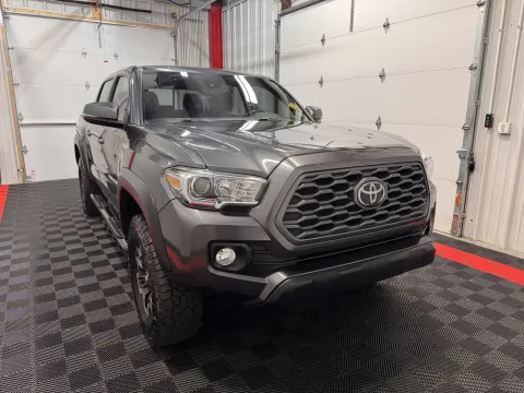More photos of 2020 Toyota Tacoma TRD Off-Road at Oakley Auto World, MO