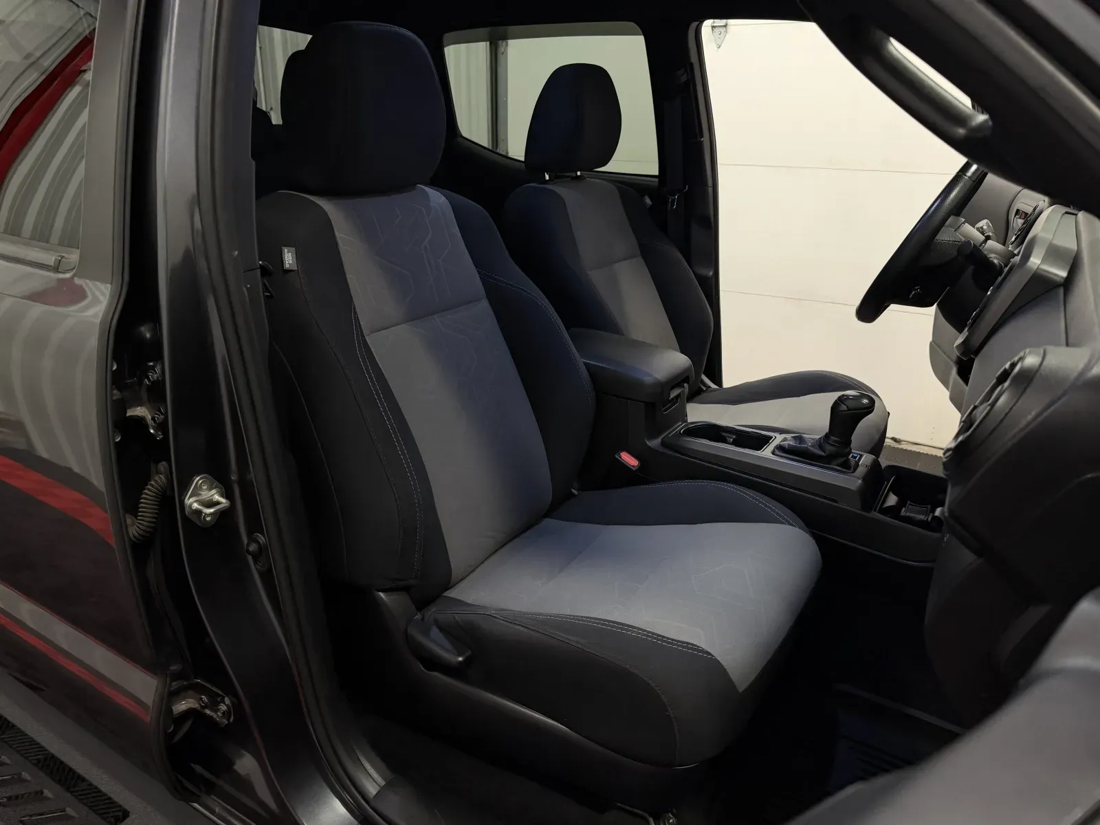 Toyota Tacoma photo 45