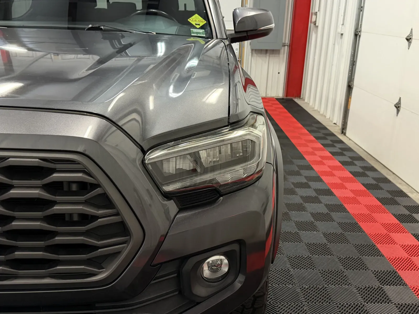 Toyota Tacoma photo 8