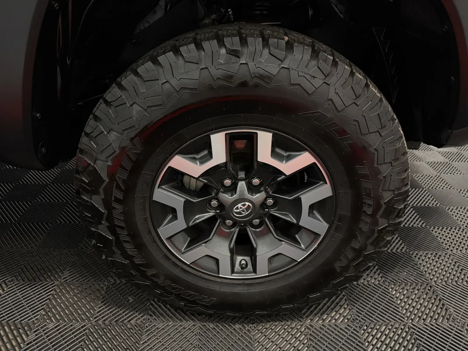 Toyota Tacoma photo 19