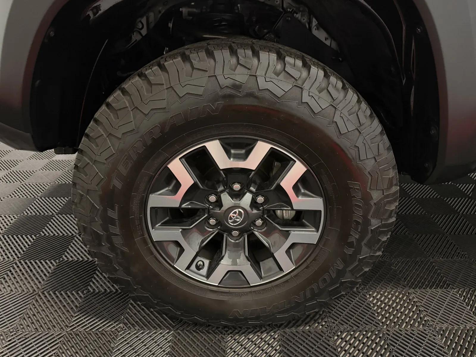 Toyota Tacoma photo 10