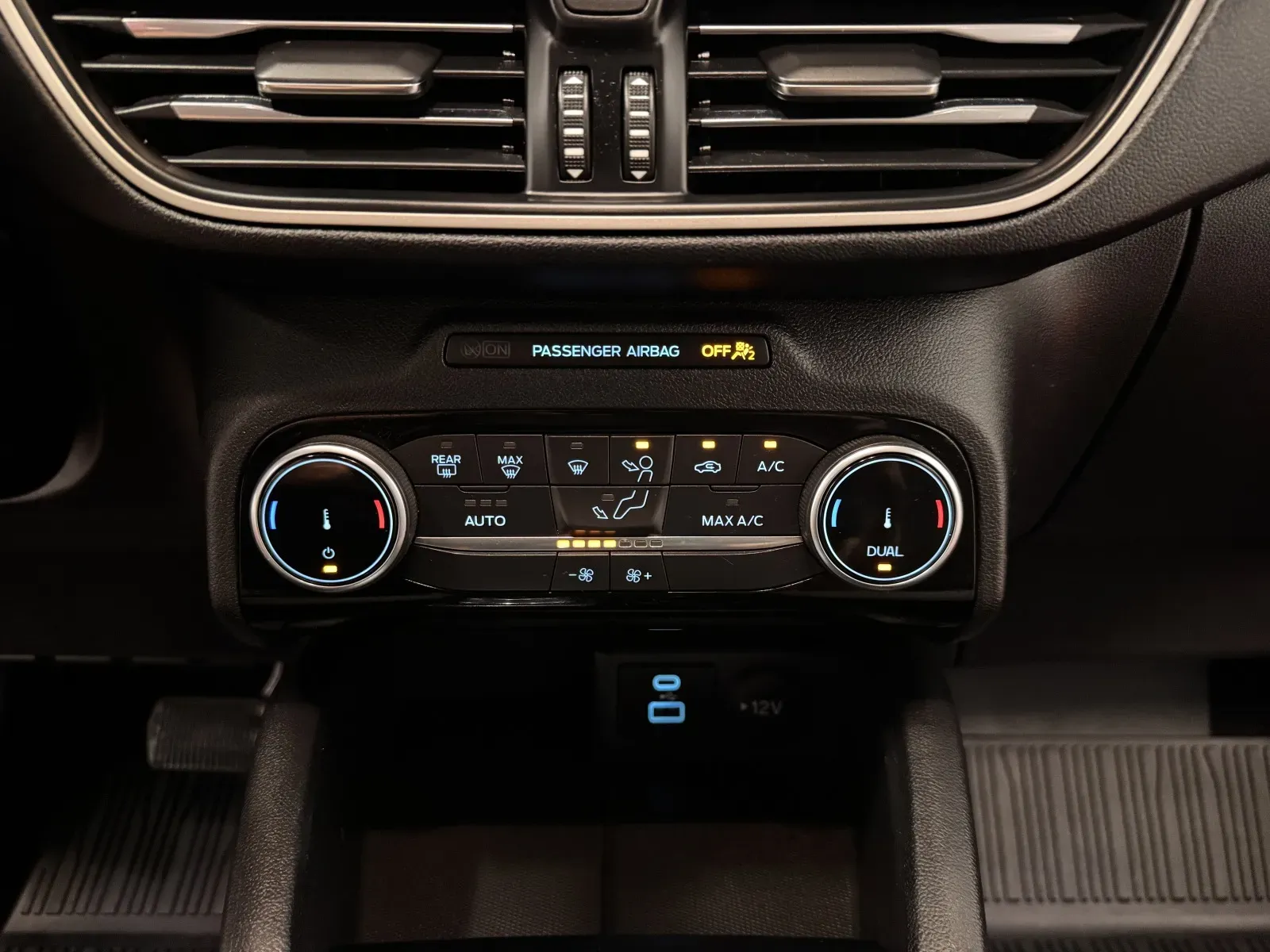 Ford Escape photo 32
