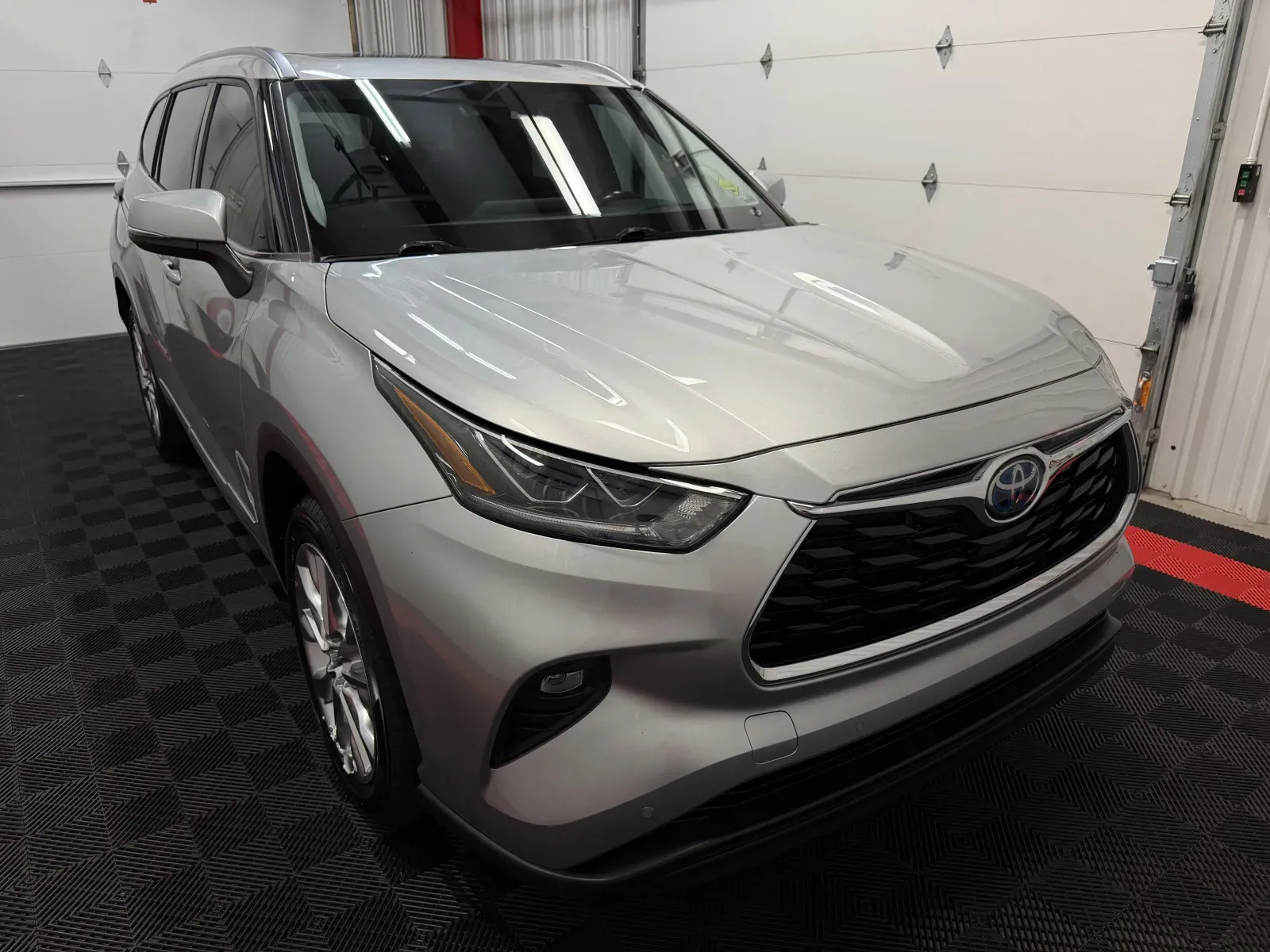 Toyota Highlander photo 6