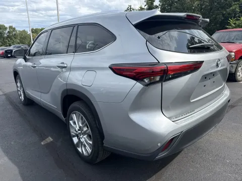 Photos of 2023 Toyota Highlander Hybrid Limited for sale in Branson West, MO at Oakley Auto World