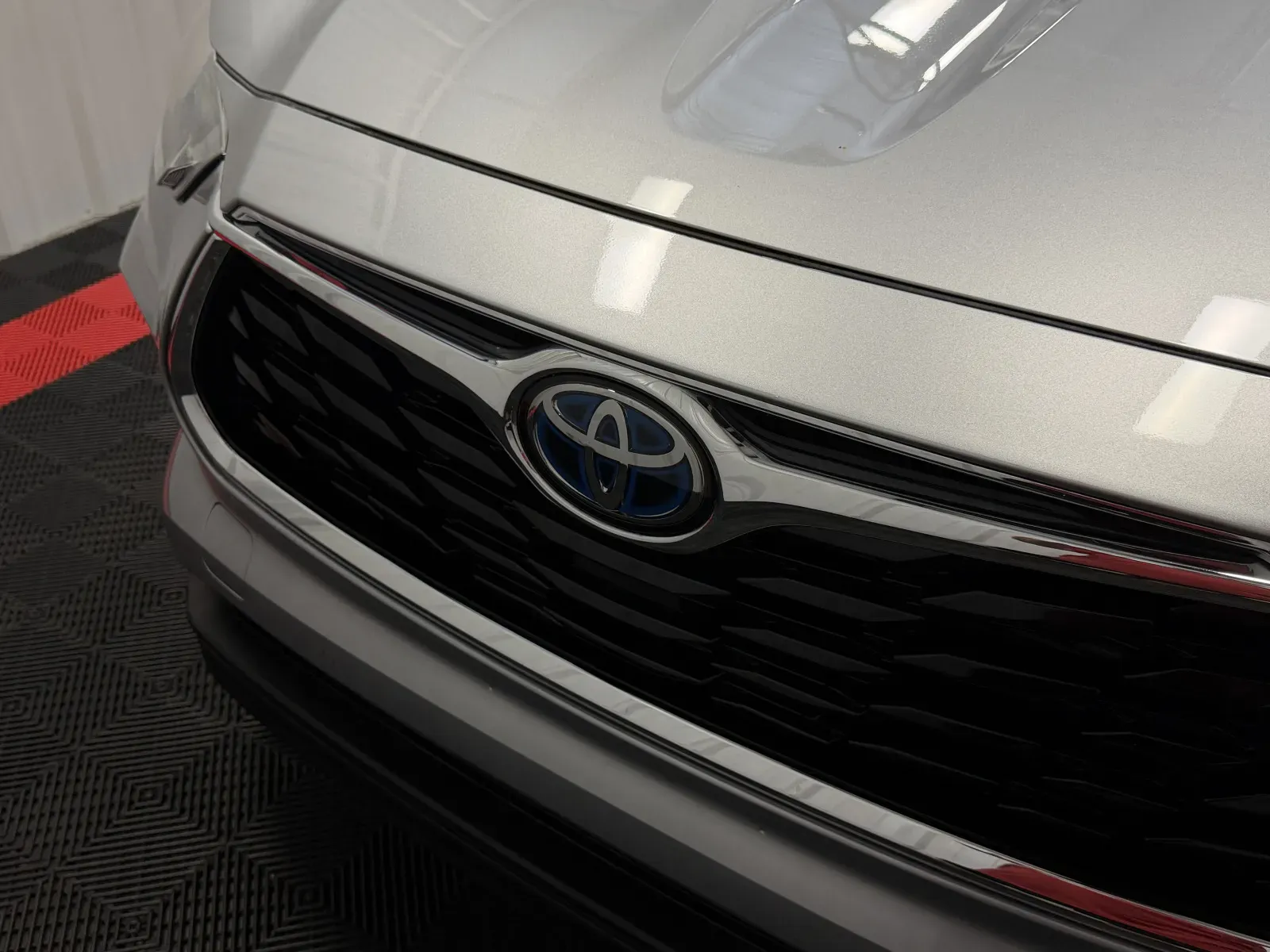 Toyota Highlander photo 8
