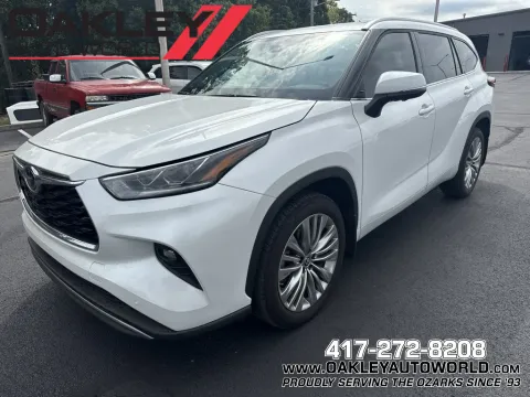 Unknown 2023 Toyota Highlander Platinum for sale in Branson West, MO