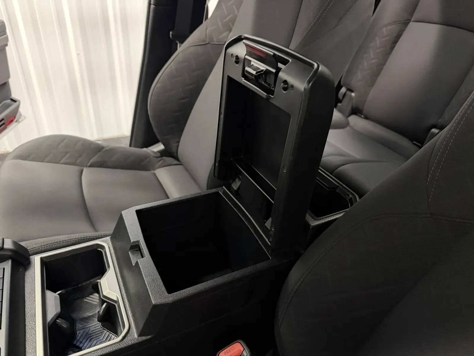 Toyota Tacoma photo 36