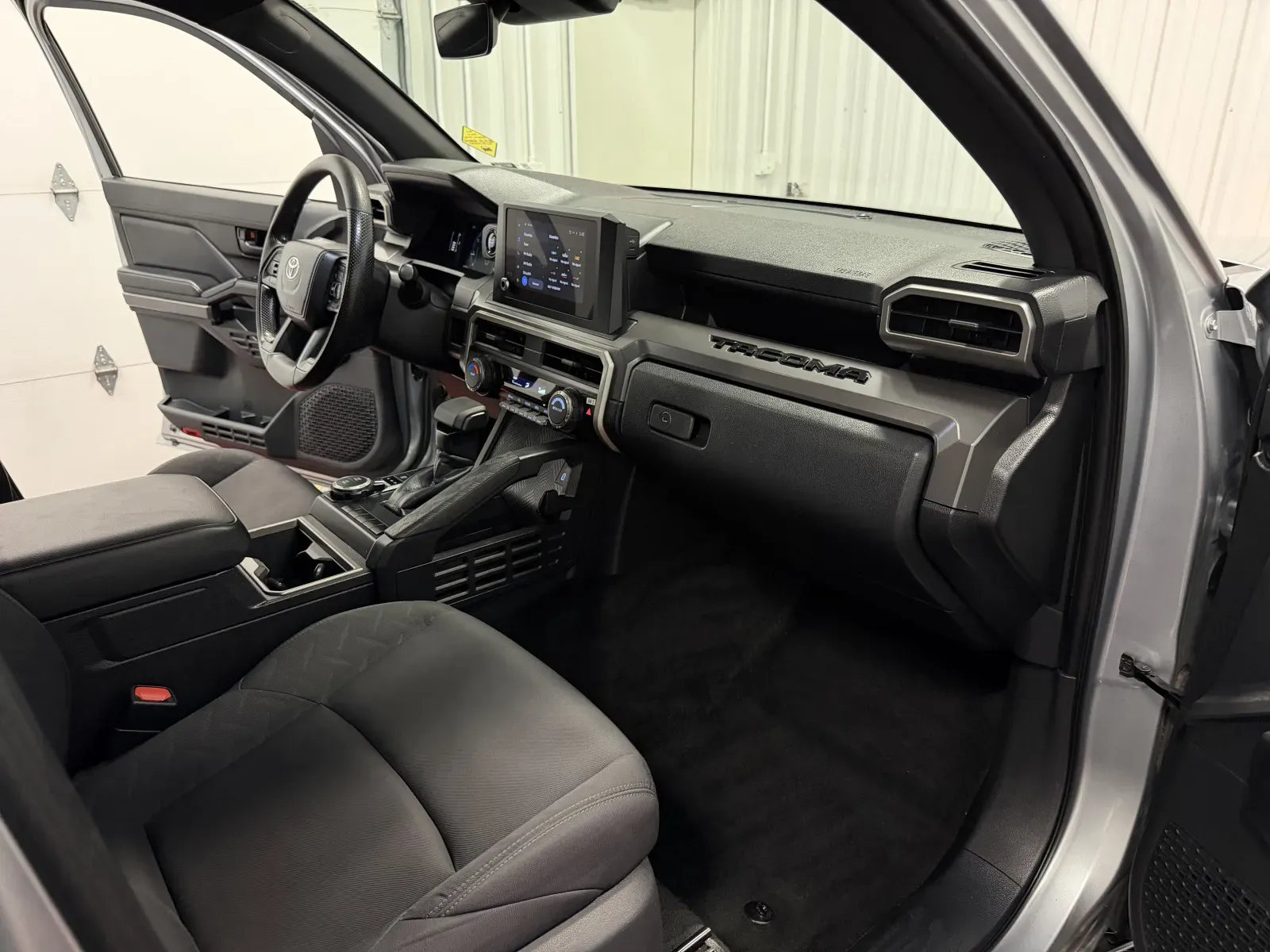Toyota Tacoma photo 46