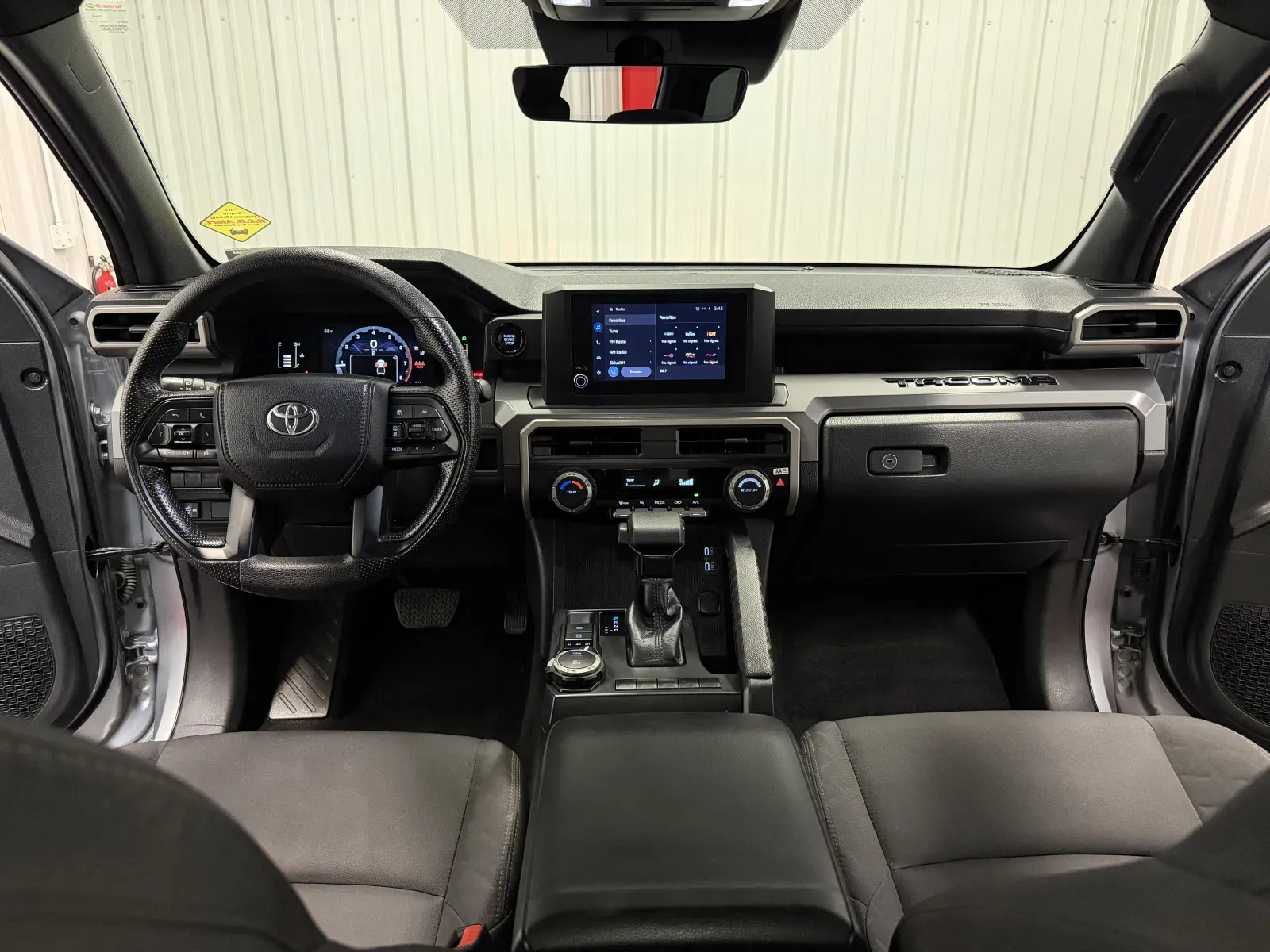 Toyota Tacoma photo 30