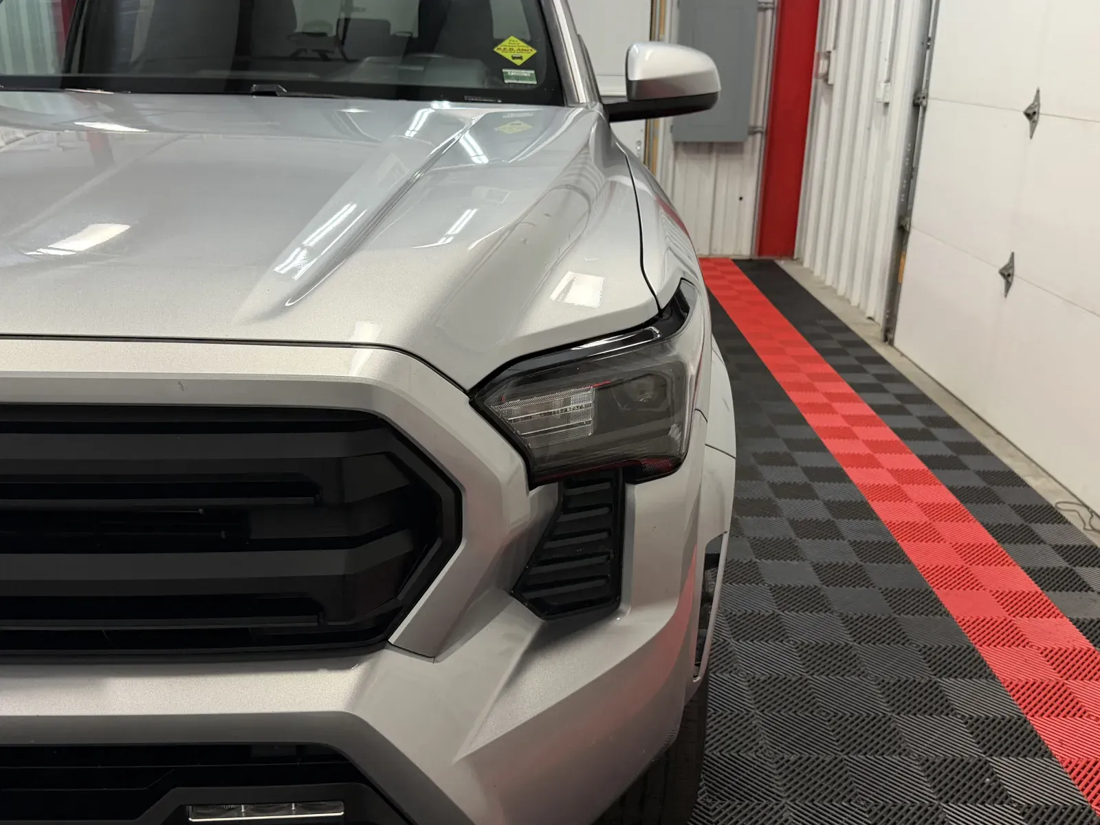 Toyota Tacoma photo 9