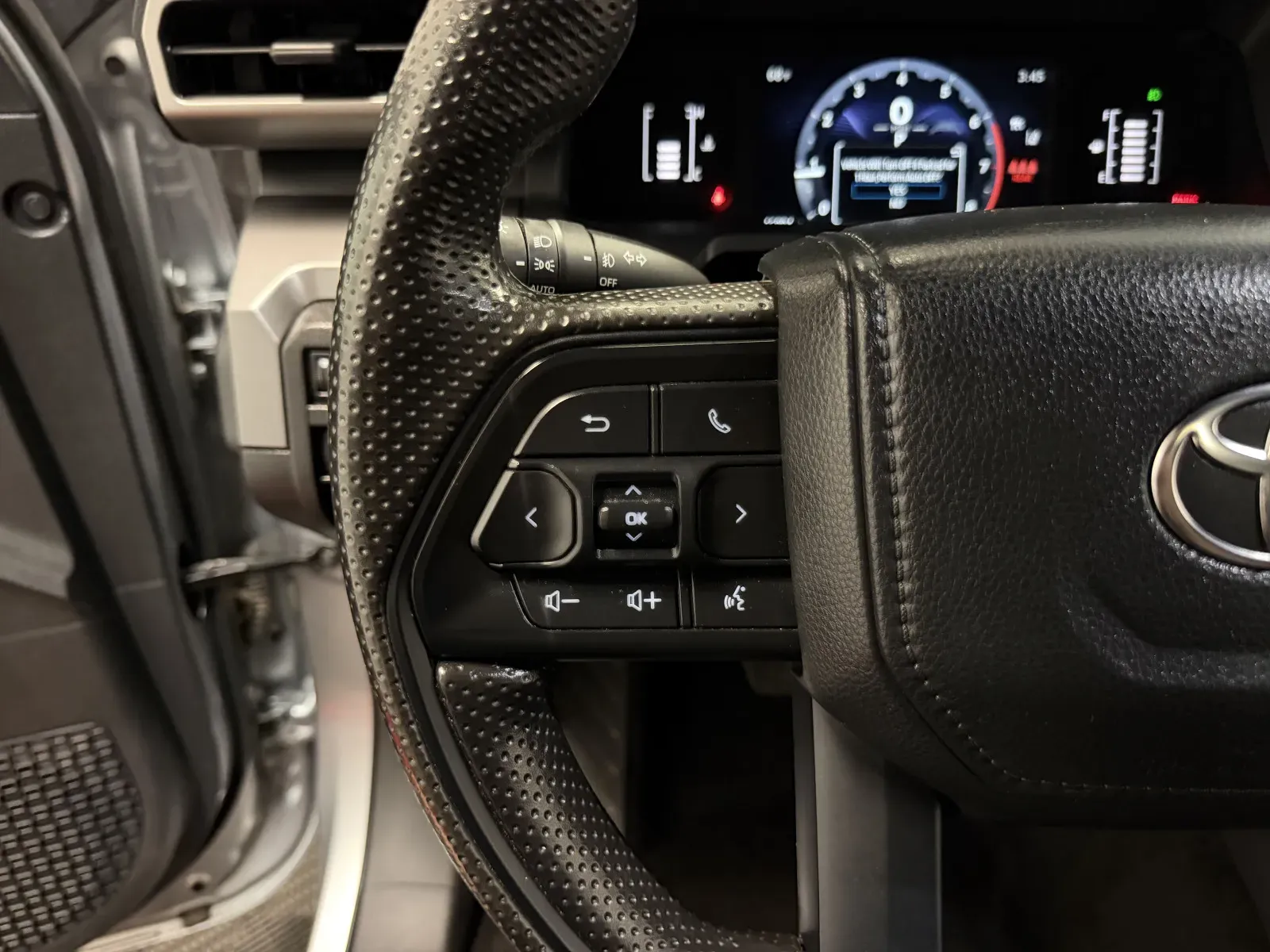 Toyota Tacoma photo 22
