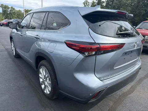 Photos of 2023 Toyota Highlander Limited for sale in Branson West, MO at Oakley Auto World