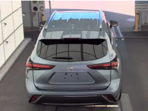 More photos of 2023 Toyota Highlander Limited at Oakley Auto World, MO
