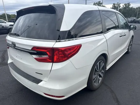 More photos of 2022 Honda Odyssey Touring at Oakley Auto World, MO