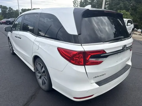 Photos of 2022 Honda Odyssey Touring for sale in Branson West, MO at Oakley Auto World