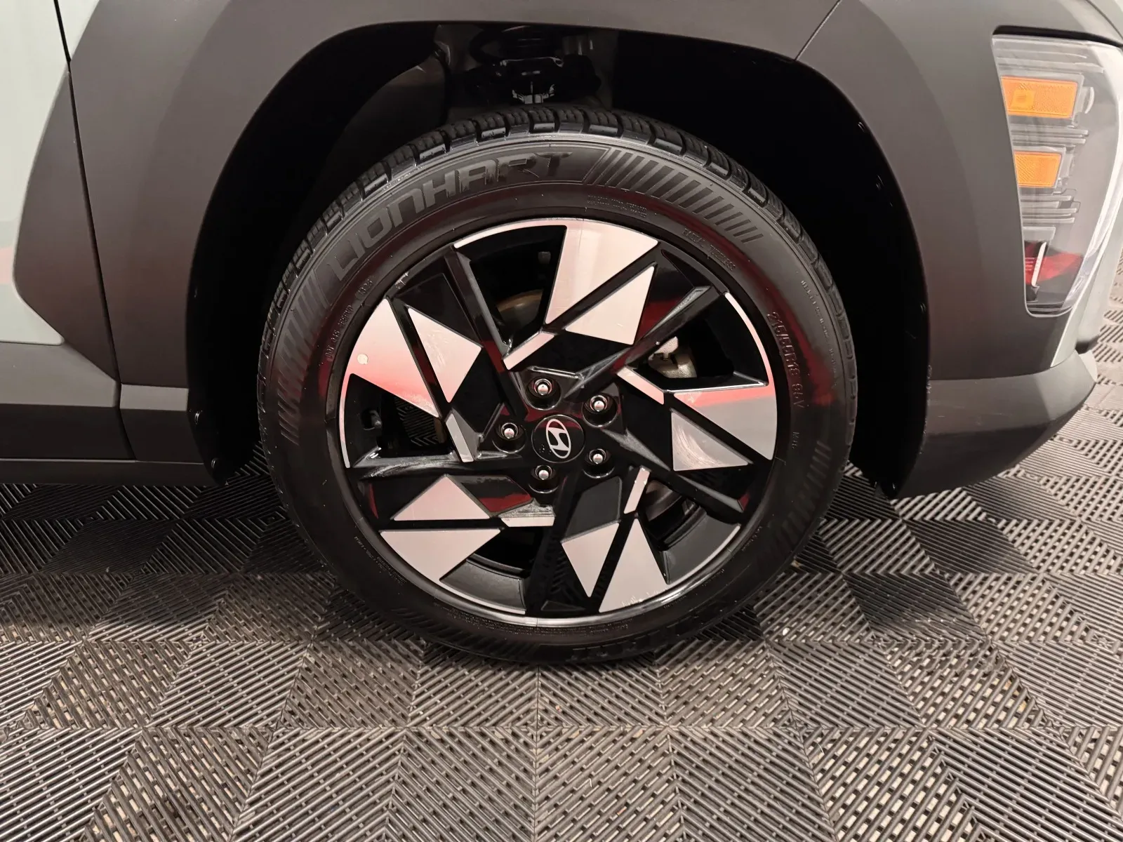 Hyundai Kona photo 16