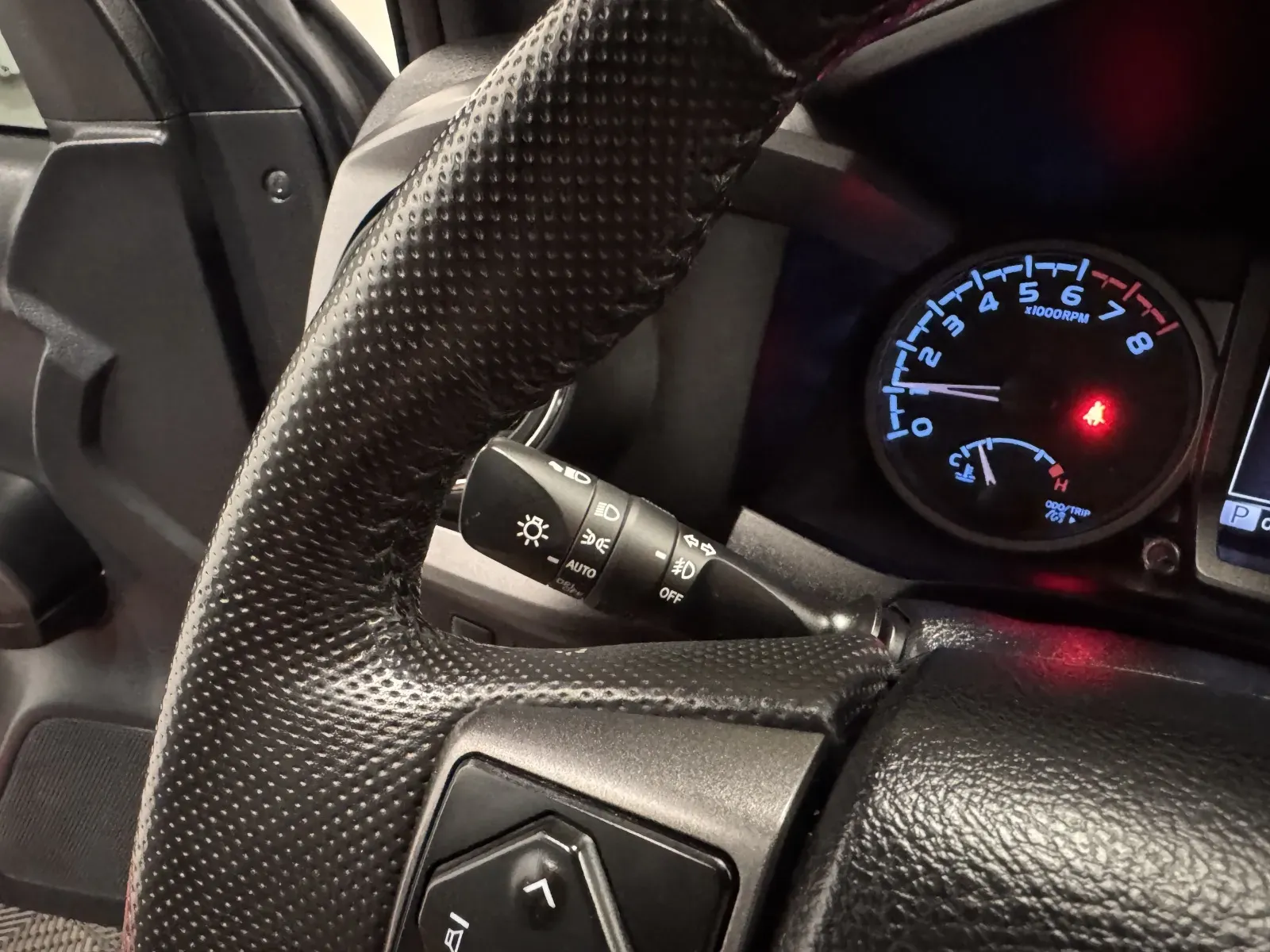 Toyota Tacoma photo 23