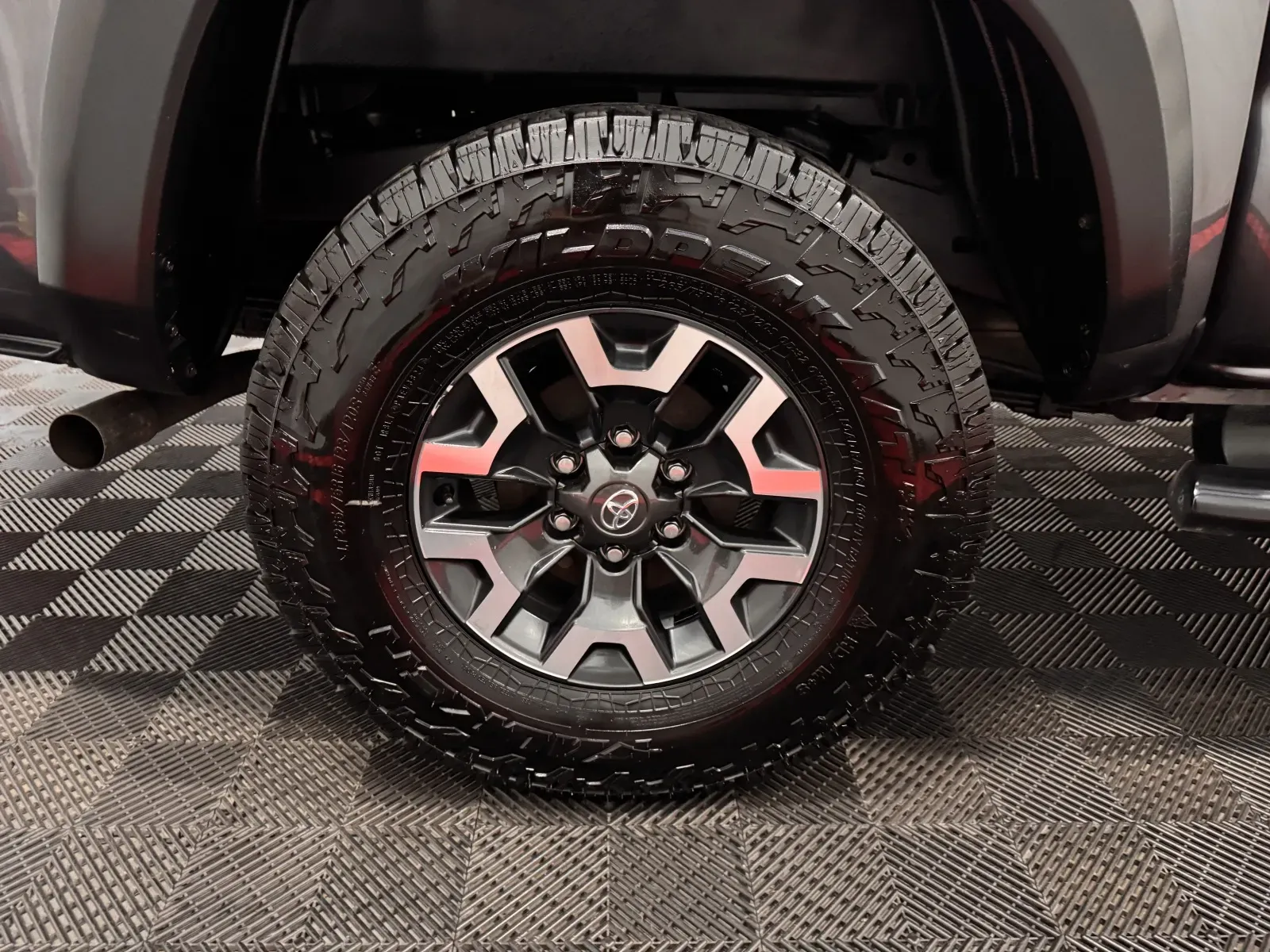 Toyota Tacoma photo 18