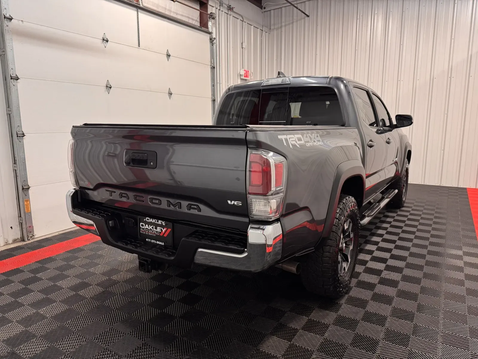 Toyota Tacoma photo 17