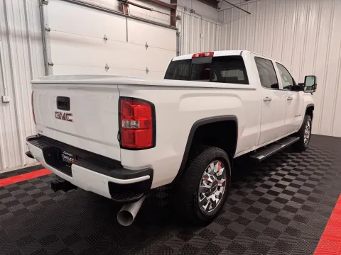More photos of 2015 GMC Sierra 2500 HD Denali at Oakley Auto World, MO