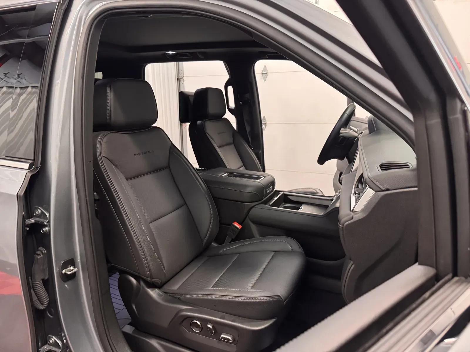 GMC Yukon photo 45
