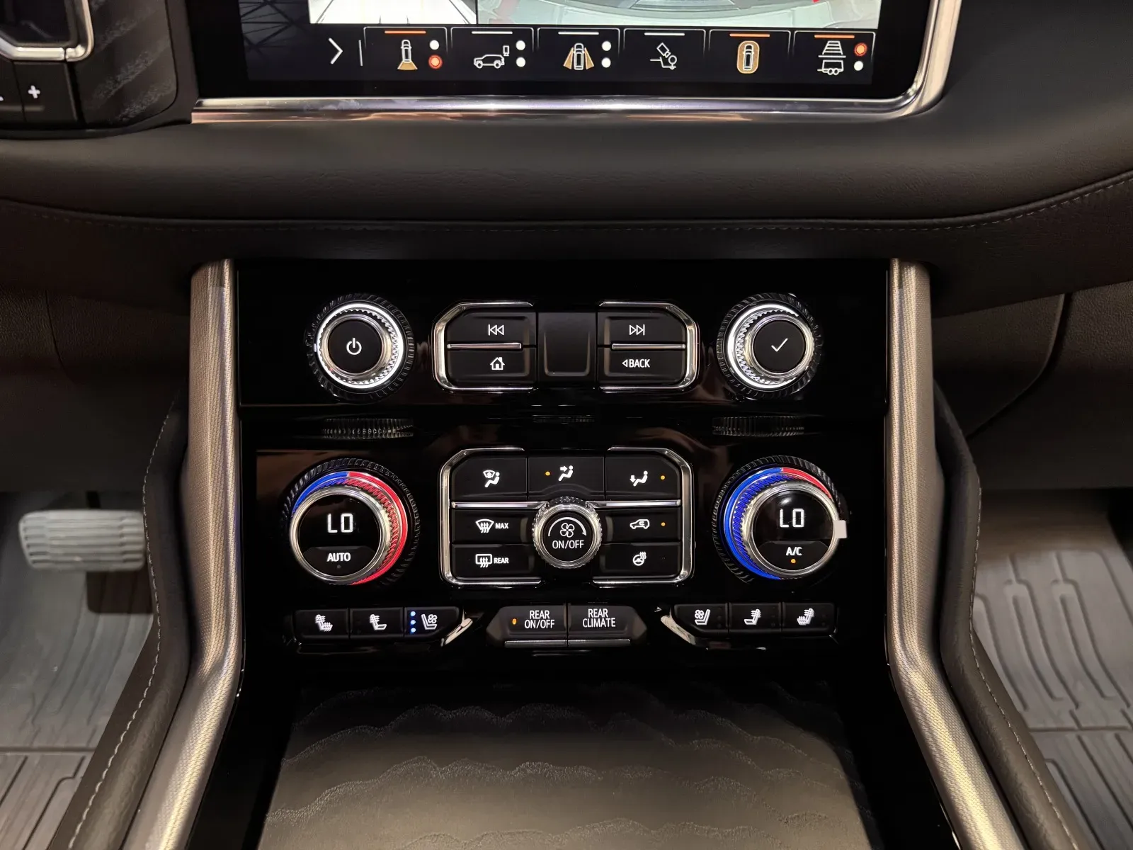 GMC Yukon photo 32