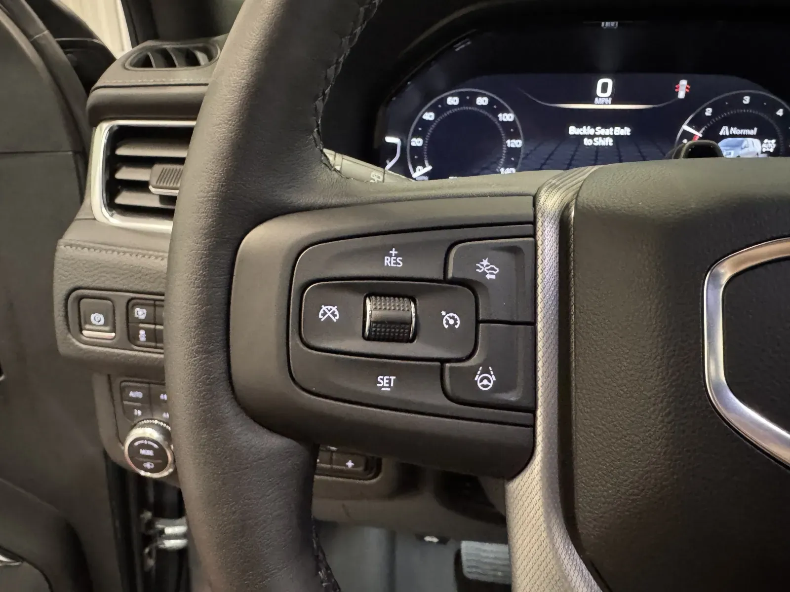 GMC Yukon photo 21