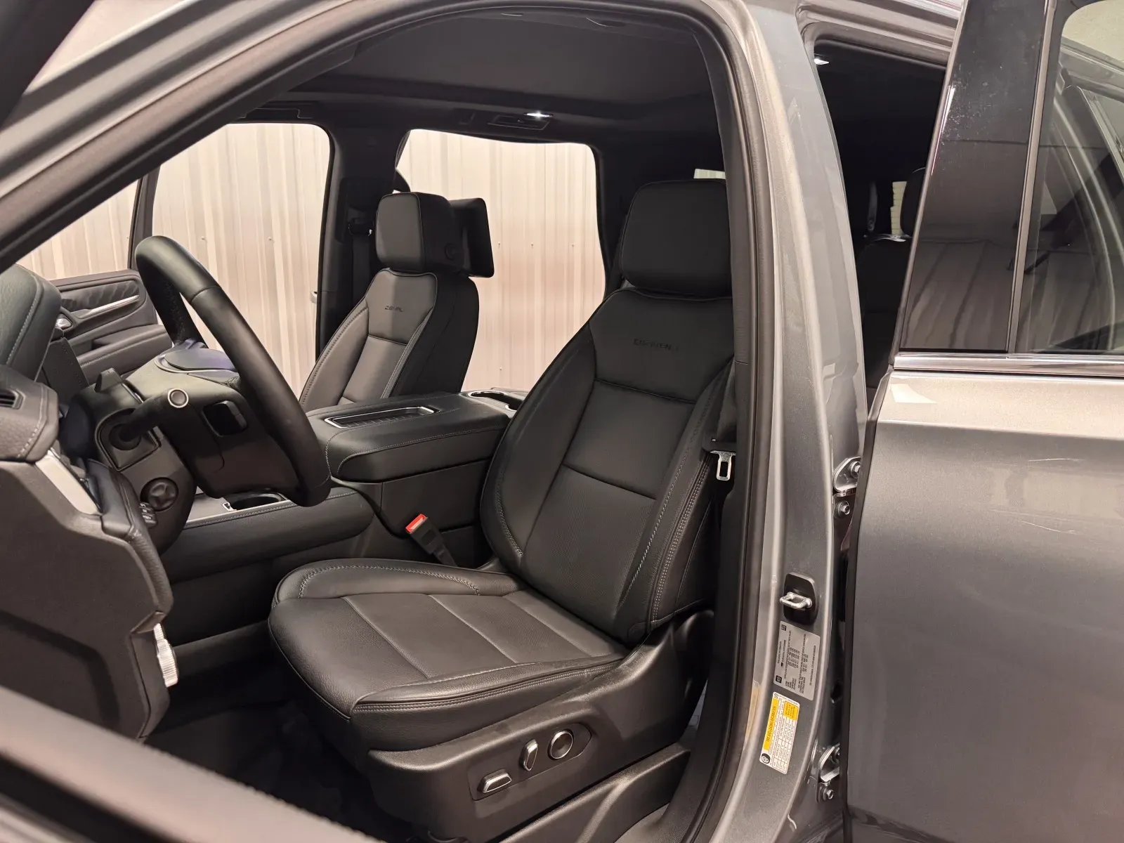 GMC Yukon photo 35