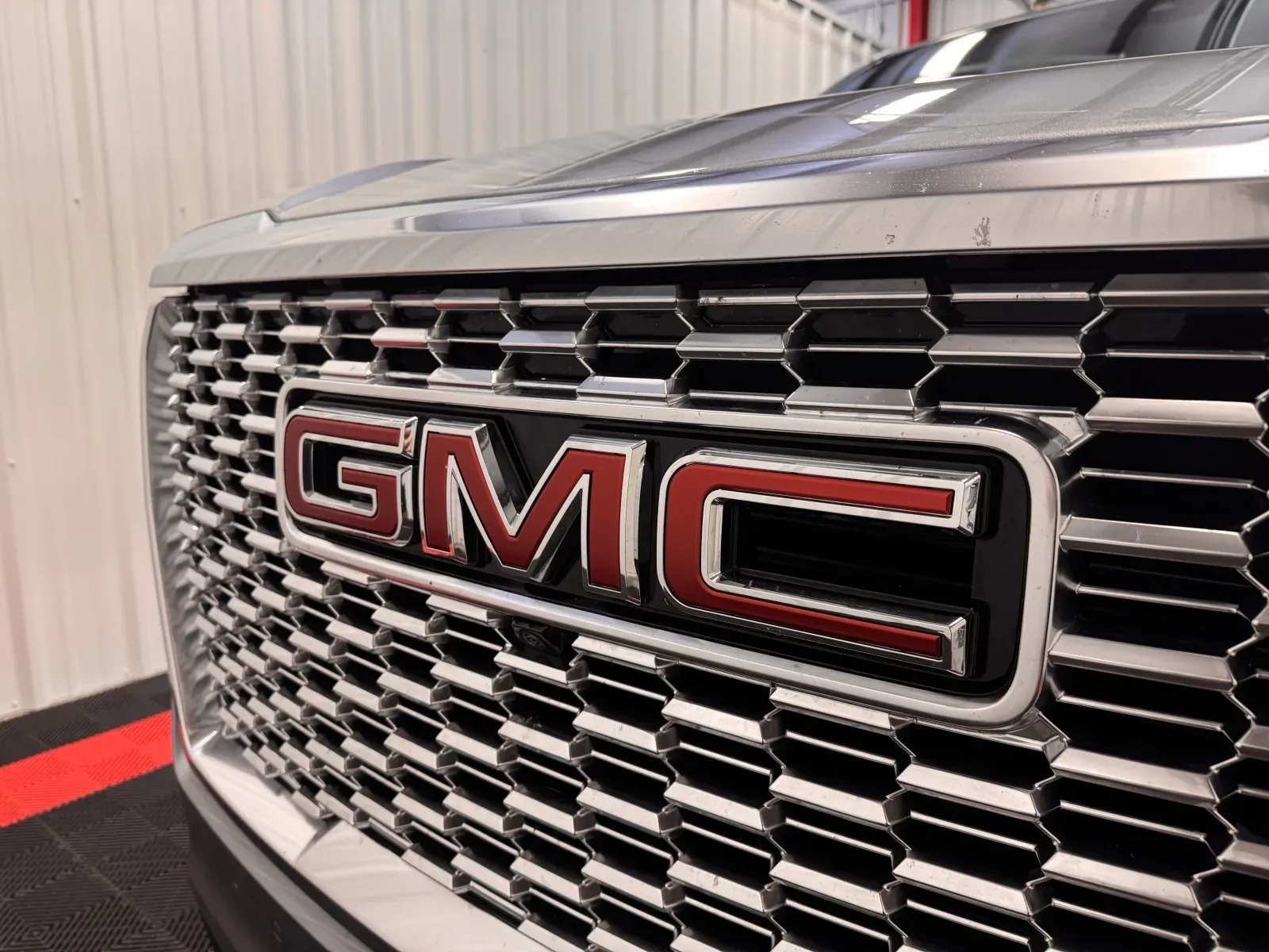 GMC Yukon photo 7