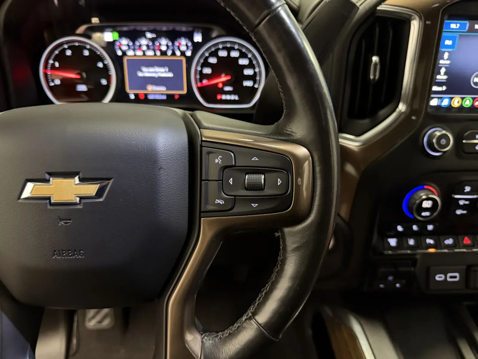 Chevrolet 3500HD photo 27
