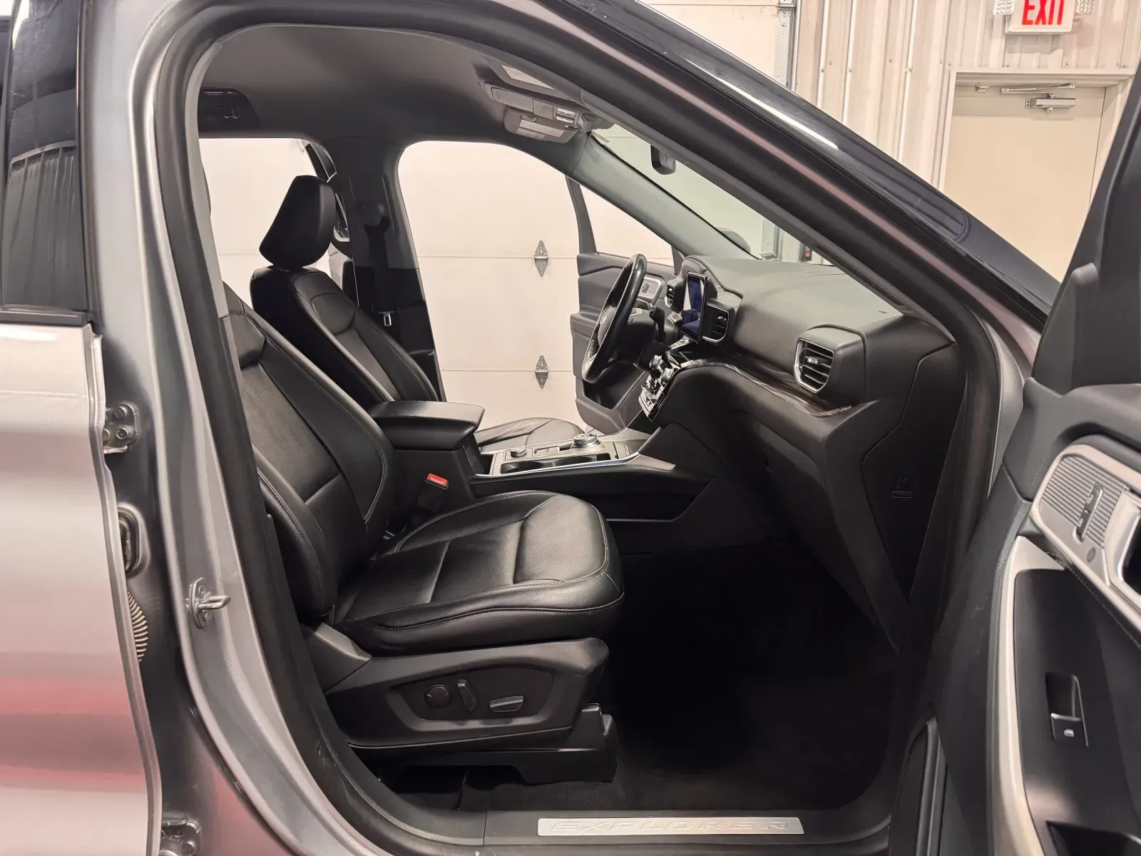 Ford Explorer photo 44