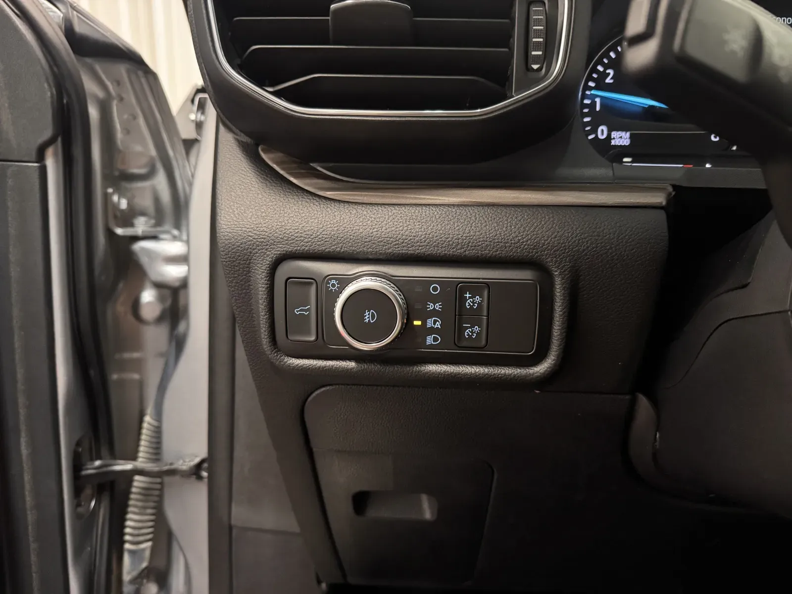 Ford Explorer photo 25