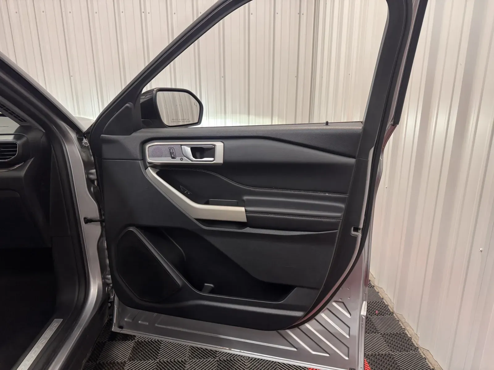 Ford Explorer photo 43