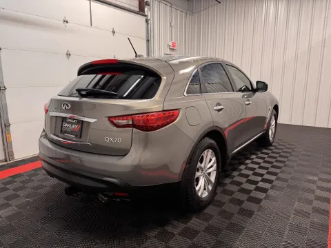 More photos of 2014 INFINITI QX70 at Oakley Auto World, MO