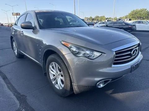 More photos of 2014 INFINITI QX70 at Oakley Auto World, MO