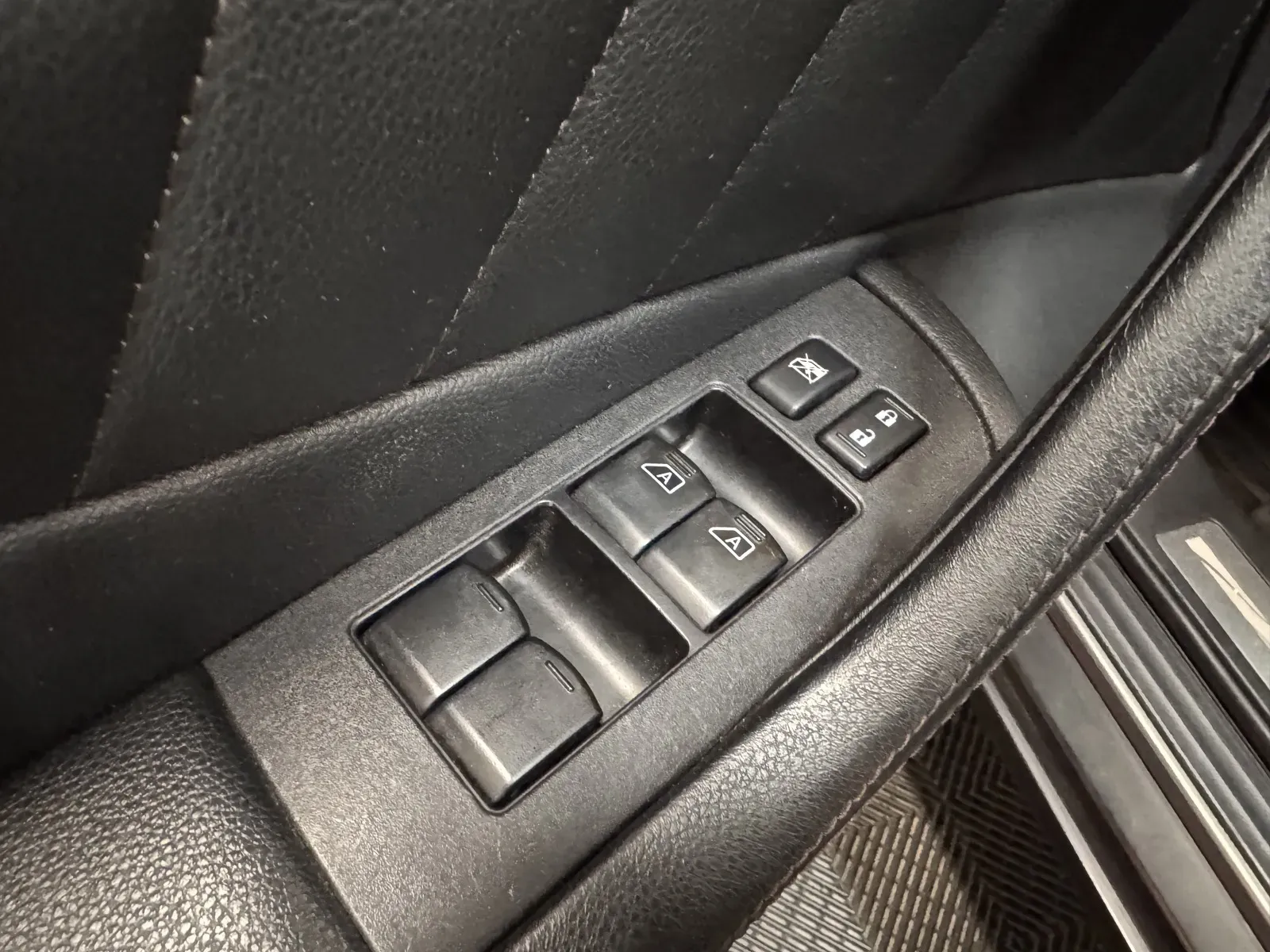 Infiniti QX70 photo 27