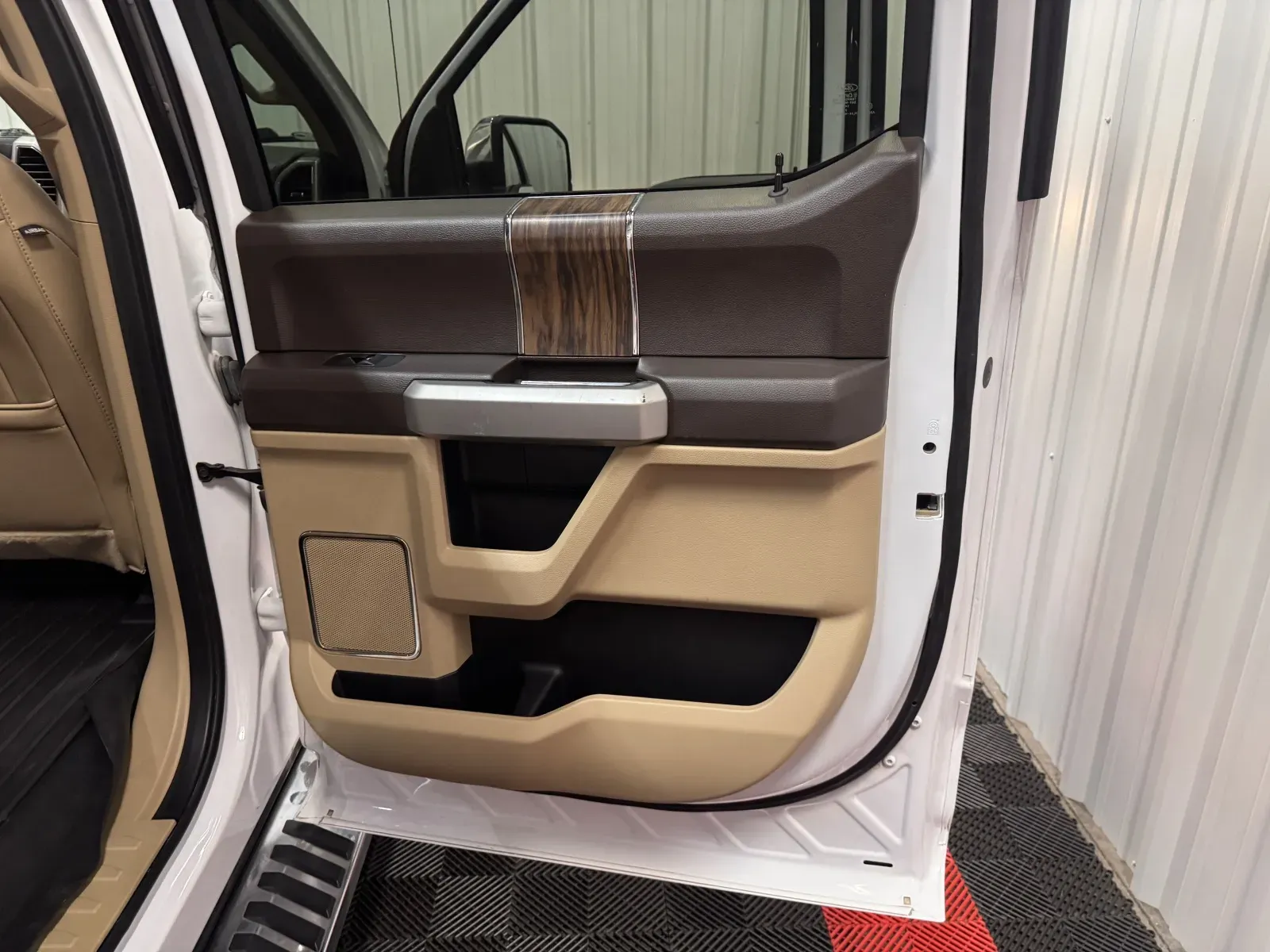Ford F-150 photo 39