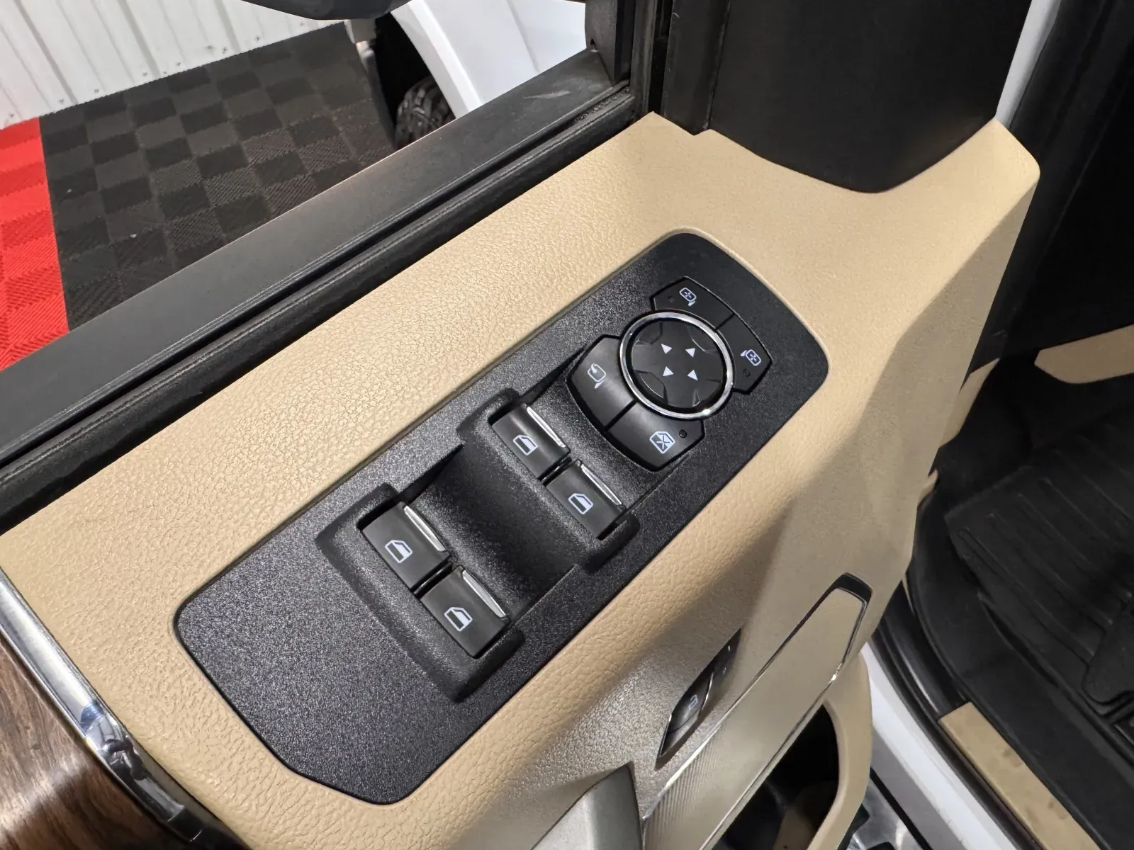 Ford F-150 photo 27