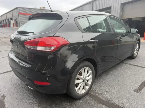 More photos of 2017 Kia Forte5 LX at Oakley Auto World, MO