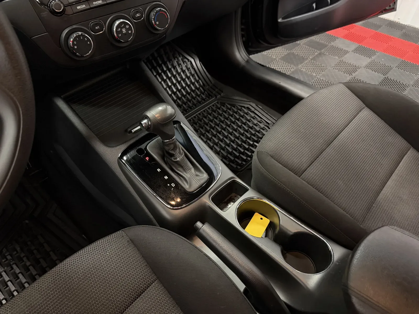 Kia Forte5 photo 31
